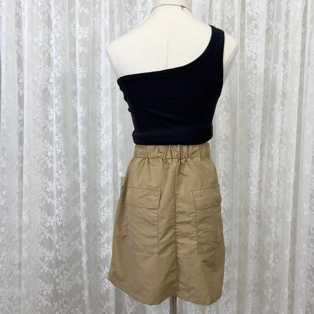 Buckle NWT Women's Cargo Skirt Size Medium‎ Tan Adjustable Belt